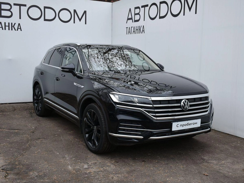 Автомобиль Volkswagen Touareg III поколение 3.0d AT 4WD (249 л.с.) Business Чёрный 2021 с пробегом 32 160 км