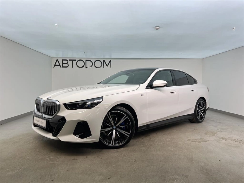 Автомобиль BMW 5 серии VIII поколение (G60) 2.0 AT 4WD (258 л.с.) Base Белый 2024