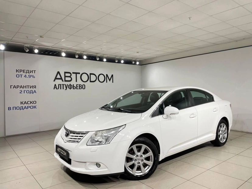 Автомобиль Toyota Avensis III поколение 1.8 MT (147 л.с.) Base Белый 2010 с пробегом 195 168 км