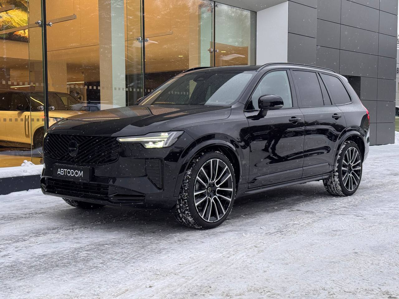 Автомобиль Volvo XC90 II [2-й рестайлинг] 2.0 AT 4WD (250 л.с.) Ultra Чёрный 2025 
