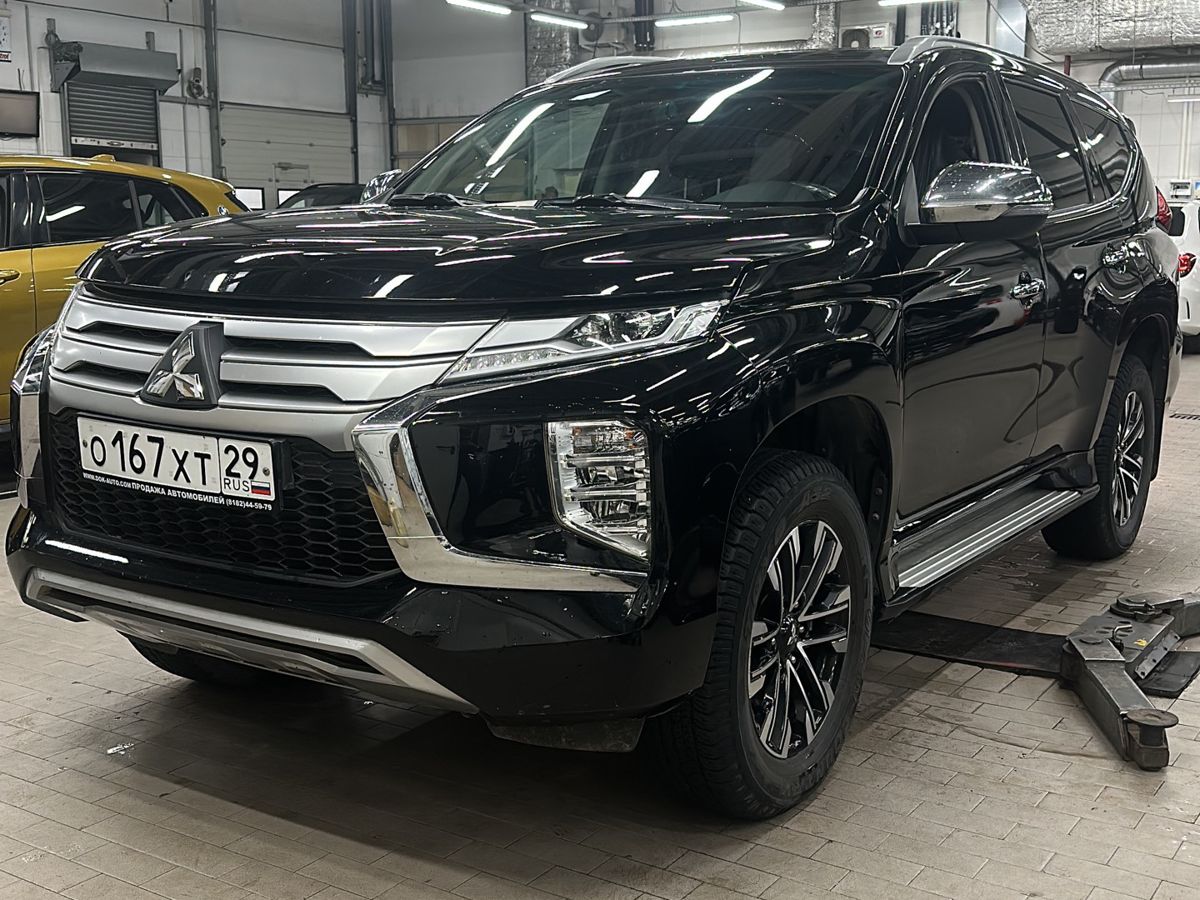 Mitsubishi Montero Sport III [рестайлинг] 3.0 AT 4WD (209 л.с.) GLS Чёрный 2023 с пробегом 36 301 км