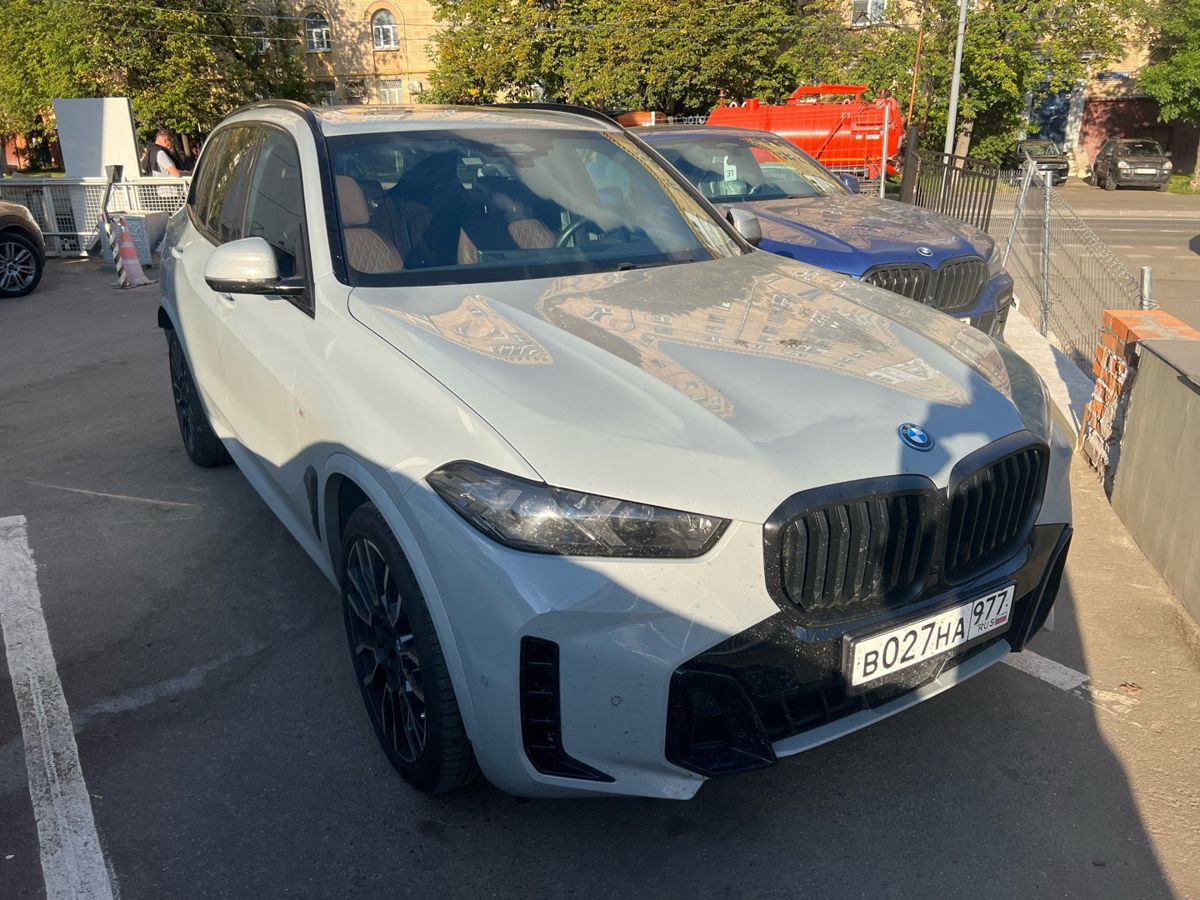 BMW X5 IV (G05) [рестайлинг] 3.0hyb AT 4WD (490 л.с.) M Sport Pro Серый 2024 с пробегом 32 561 км