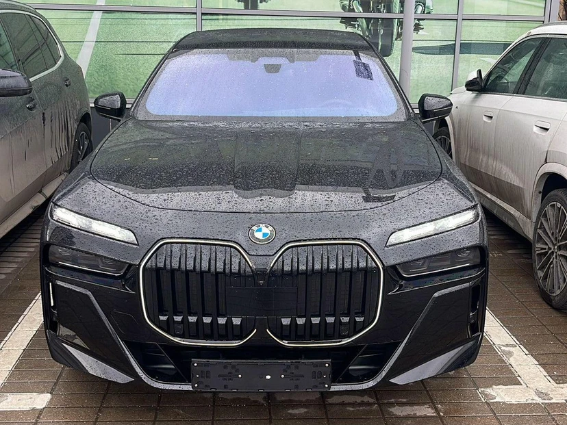 Автомобиль BMW 7 серии VII поколение (G70) 3.0d AT 4WD (286 л.с.) M Sport Pro Чёрный 2024 с пробегом 2 393 км