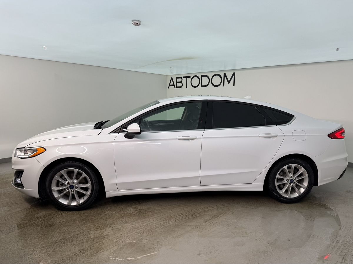 Автомобиль Ford Fusion (North America) II [рестайлинг] 1.5 AT (184 л.с.) Base Белый 2019 с пробегом 94 000 км
