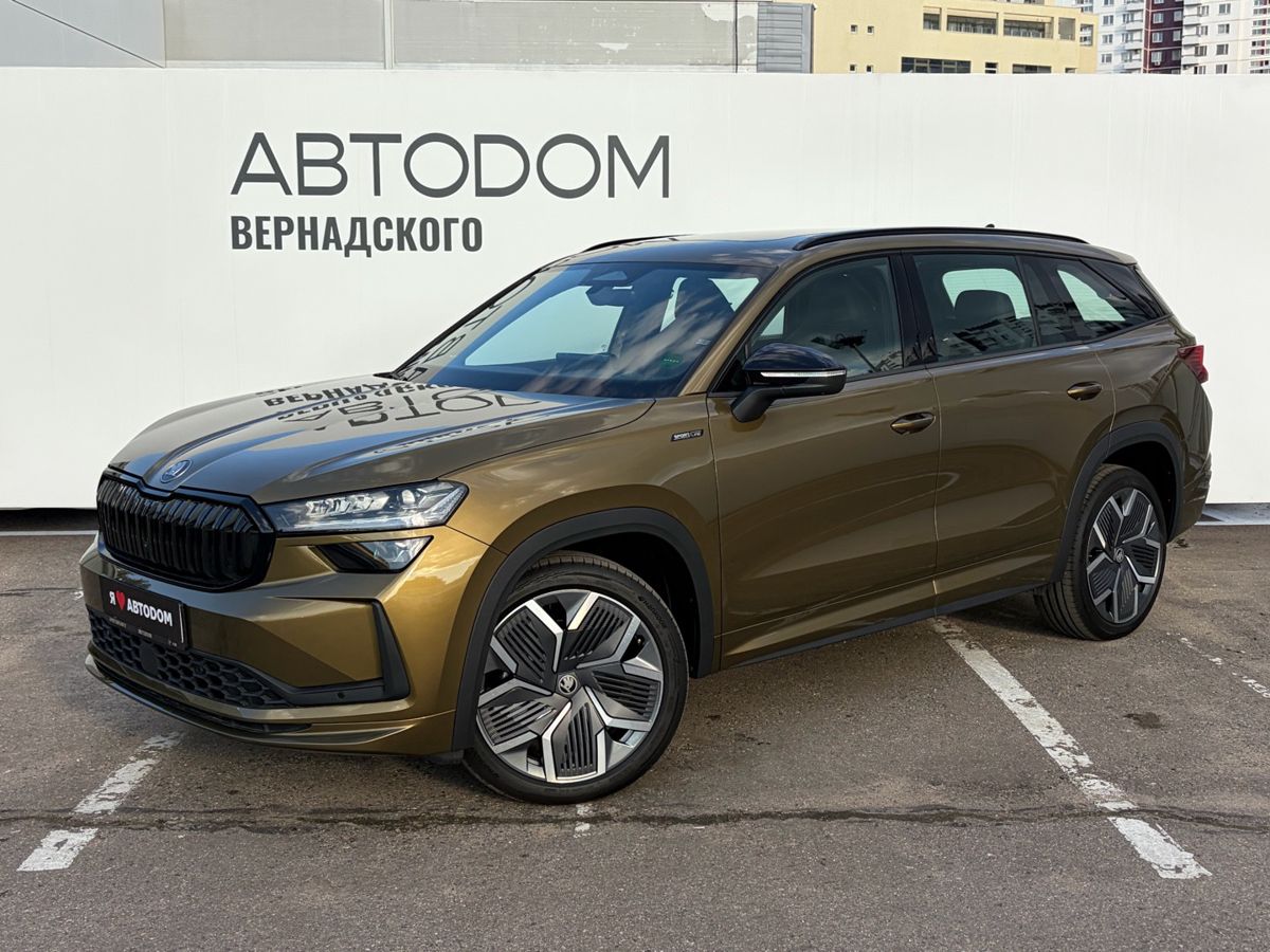 Skoda Kodiaq II поколение 2.0 AMT 4WD (190 л.с.) Sportline Plus Золотой 2025 с пробегом 72 км