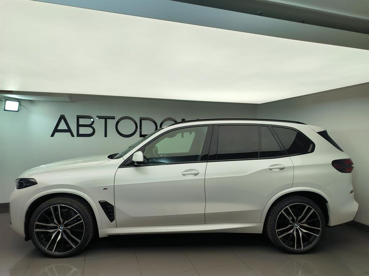 Автомобиль BMW X5 IV (G05) [рестайлинг] 3.0d AT 4WD (340 л.с.) M Sport Pro Белый 2025 