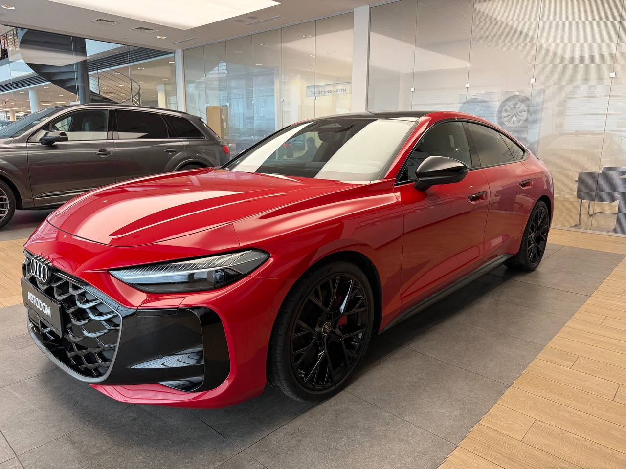 Автомобиль Audi A5 III поколение (B10) 2.0 AMT 4WD (204 л.с.) Base Красный 2025 