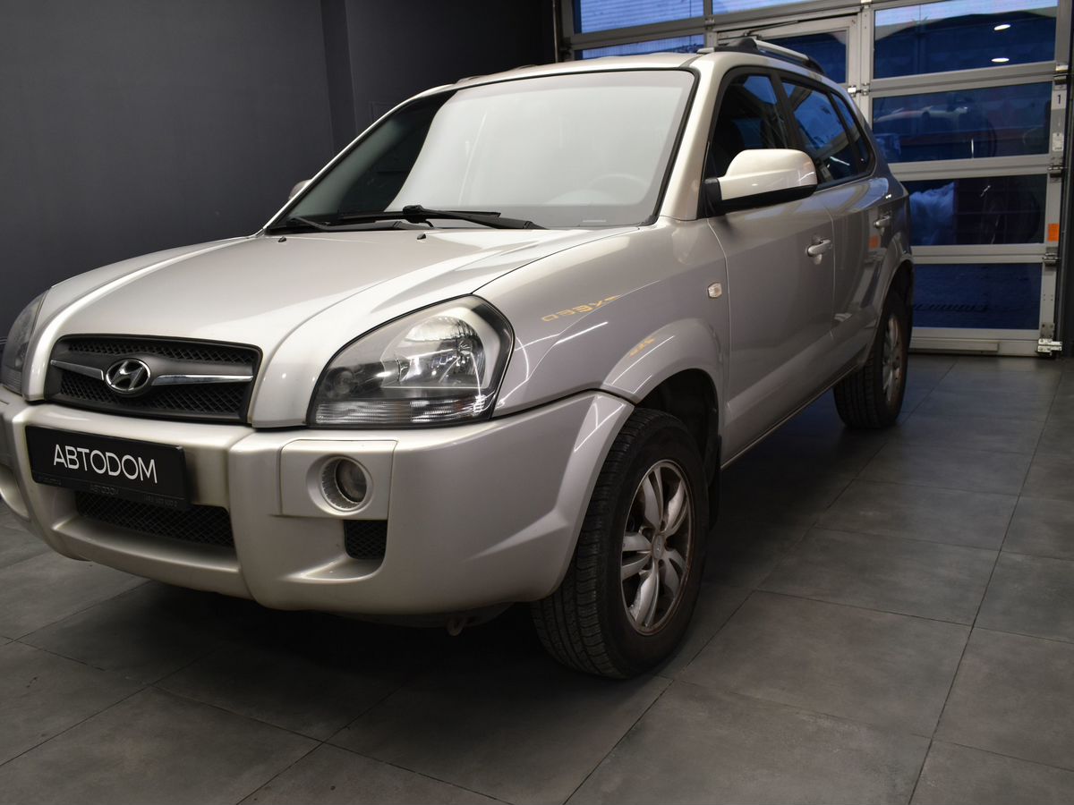 Hyundai Tucson I поколение 2.0 AT (142 л.с.) Base Серебристый 2008 с пробегом 51 310 км