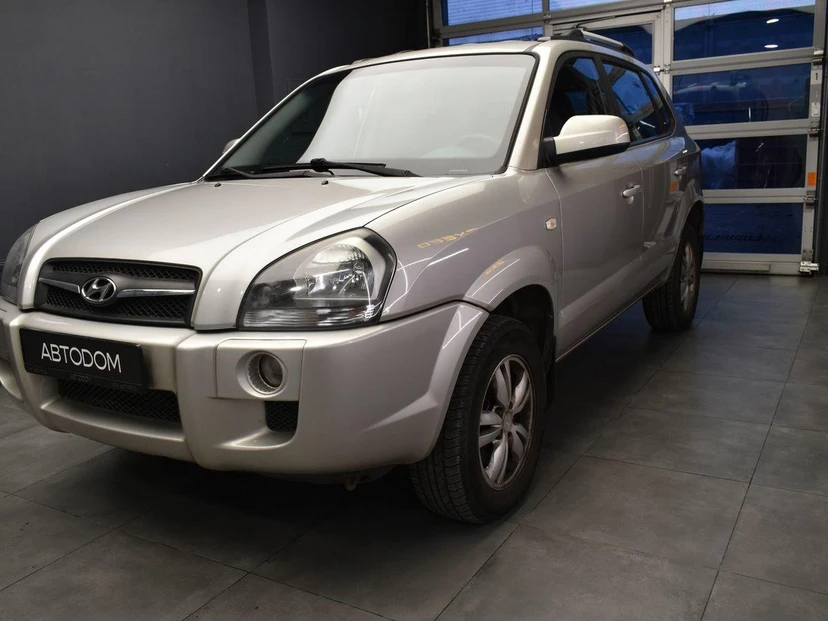 Hyundai Tucson I поколение 2.0 AT (142 л.с.) Base Серебристый 2008 с пробегом 51 310 км