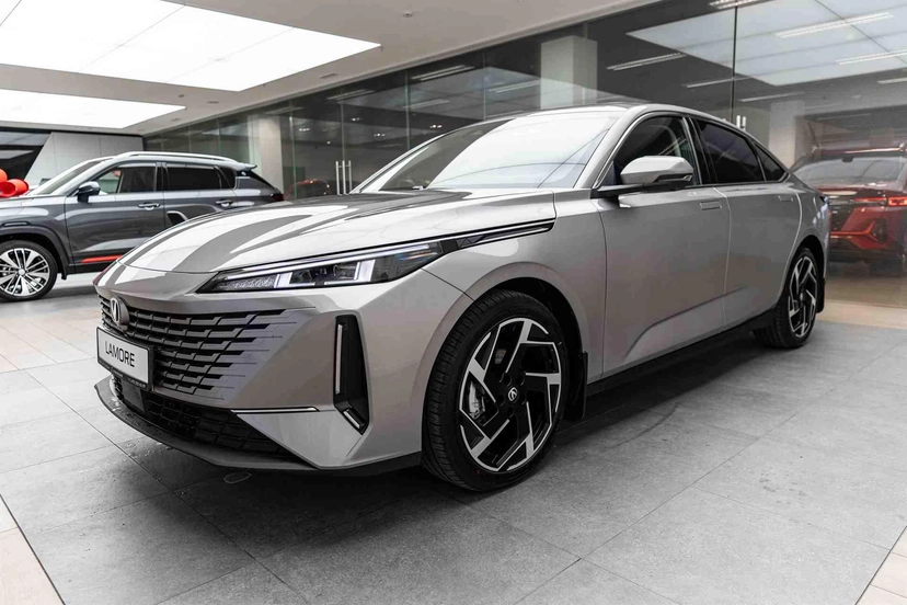 Автомобиль Changan Lamore I поколение 1.5 AMT (181 л.с.) Tech Серый 2024