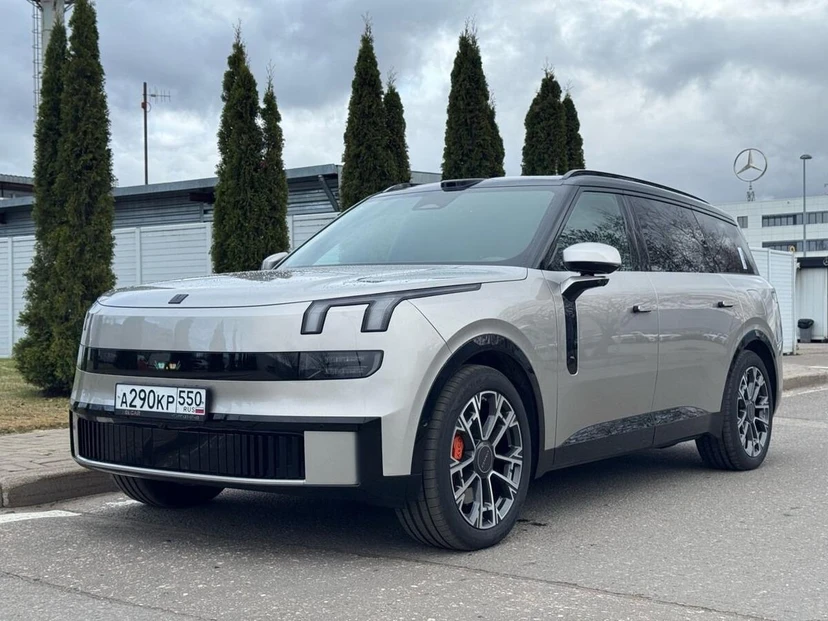 Автомобиль Lynk & Co 900 I поколение 2.0hyb AT 4WD (734 л.с.) Ultra Серый 2025