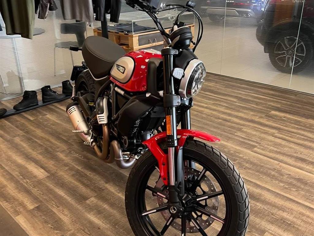 Мотоцикл Ducati Scrambler 800 Icon I поколение Scrambler 800 Icon Base Красный 2022 новый
