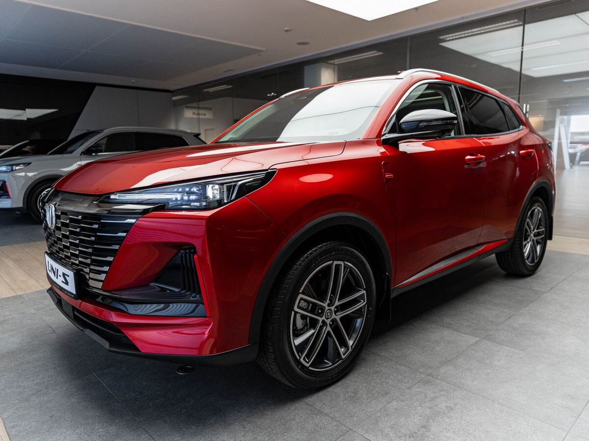 Автомобиль Changan UNI-S I поколение 1.5 AMT (181 л.с.) Tech+ Красный 2025 