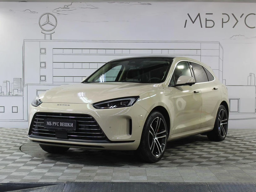 Seres M5 I поколение 1.5hyb AT 4WD (487 л.с.) Premium Бежевый 2024 с пробегом 13 354 км