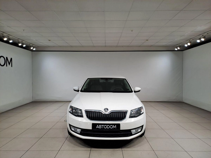 Автомобиль Skoda Octavia III поколение (A7) 1.2 AMT (105 л.с.) Elegance Белый 2014 с пробегом 192 432 км