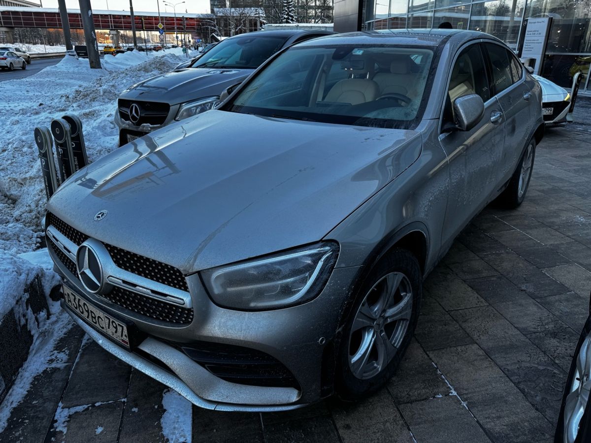 Автомобиль Mercedes-Benz GLC coupe I (C253) [рестайлинг] 300 2.0d AT 4Matic (245 л.с.) Sport Серебристый 2020 с пробегом 50 000 км