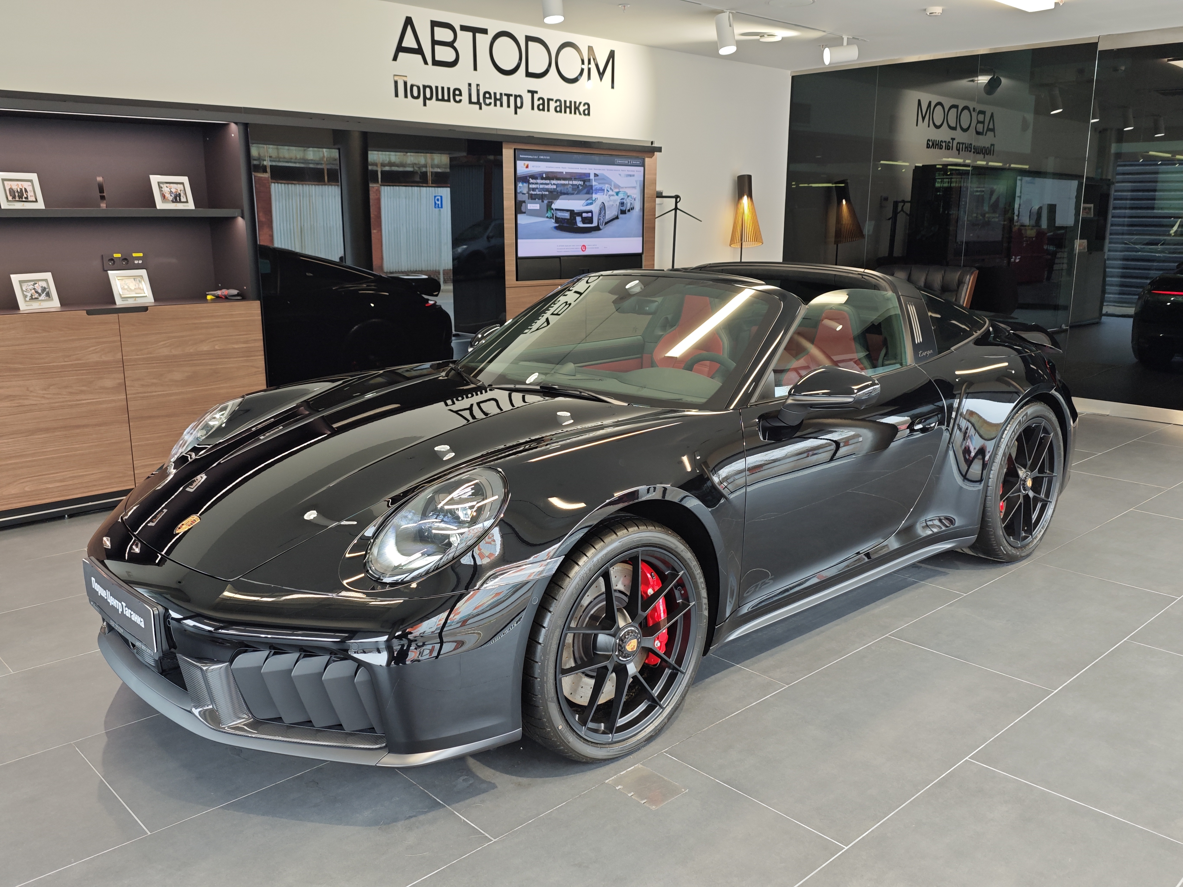 Автомобиль Porsche 911 VIII (992) [рестайлинг] GTS 3.6 AMT 4WD (541 л.с.) Targa GTS Чёрный 2026 