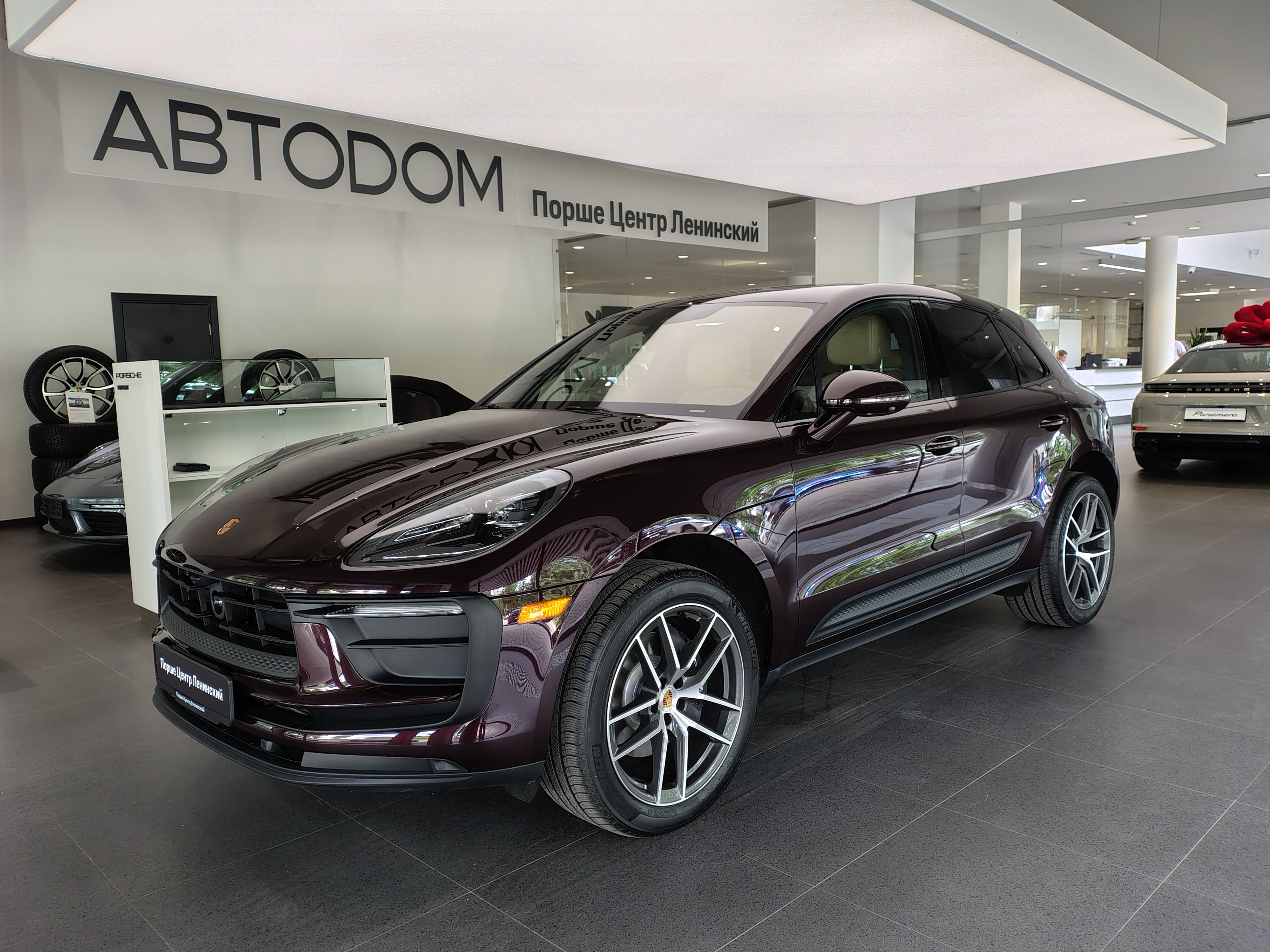 Porsche Macan I [2-й рестайлинг] 2.0 AMT 4WD (265 л.с.) Base Красный 2026 
