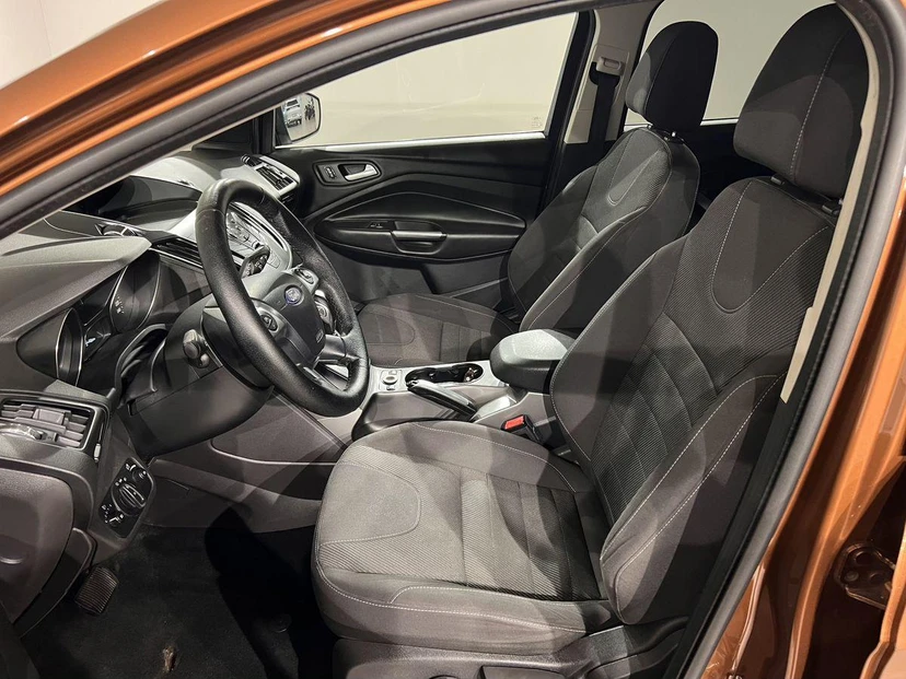 Ford Kuga II поколение 2.5 AT (150 л.с.) Base Коричневый 2015 с пробегом 181 617 км