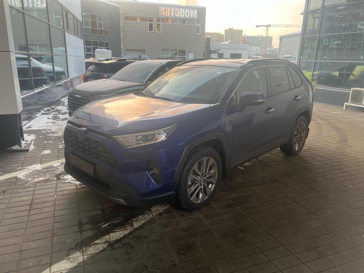Автомобиль Toyota RAV4 V поколение (XA50) 2.0 CVT 4WD (149 л.с.) Luxe Синий 2021 с пробегом 32 479 км