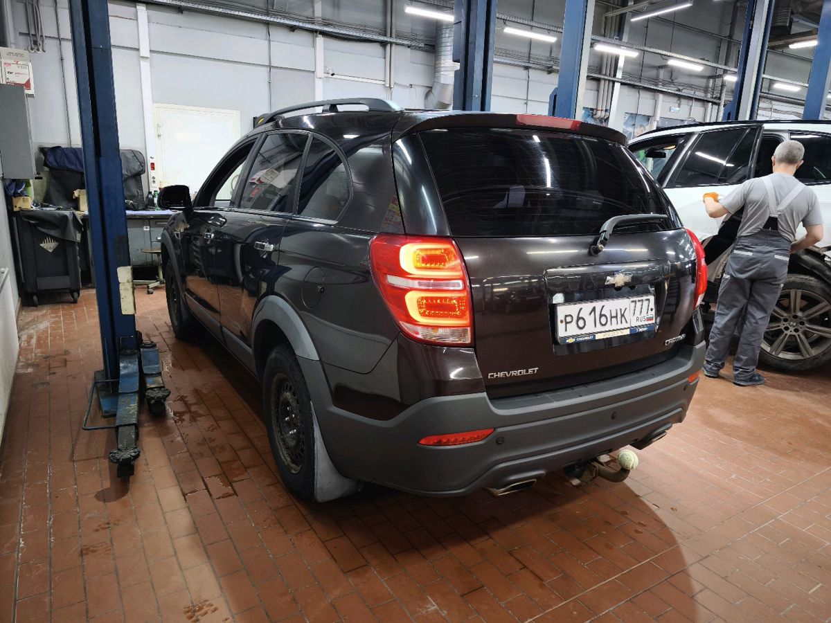 Автомобиль Chevrolet Captiva I [2-й рестайлинг] 2.2d AT 4WD (5 мест) (184 л.с.) LT Коричневый 2014 с пробегом 145 800 км