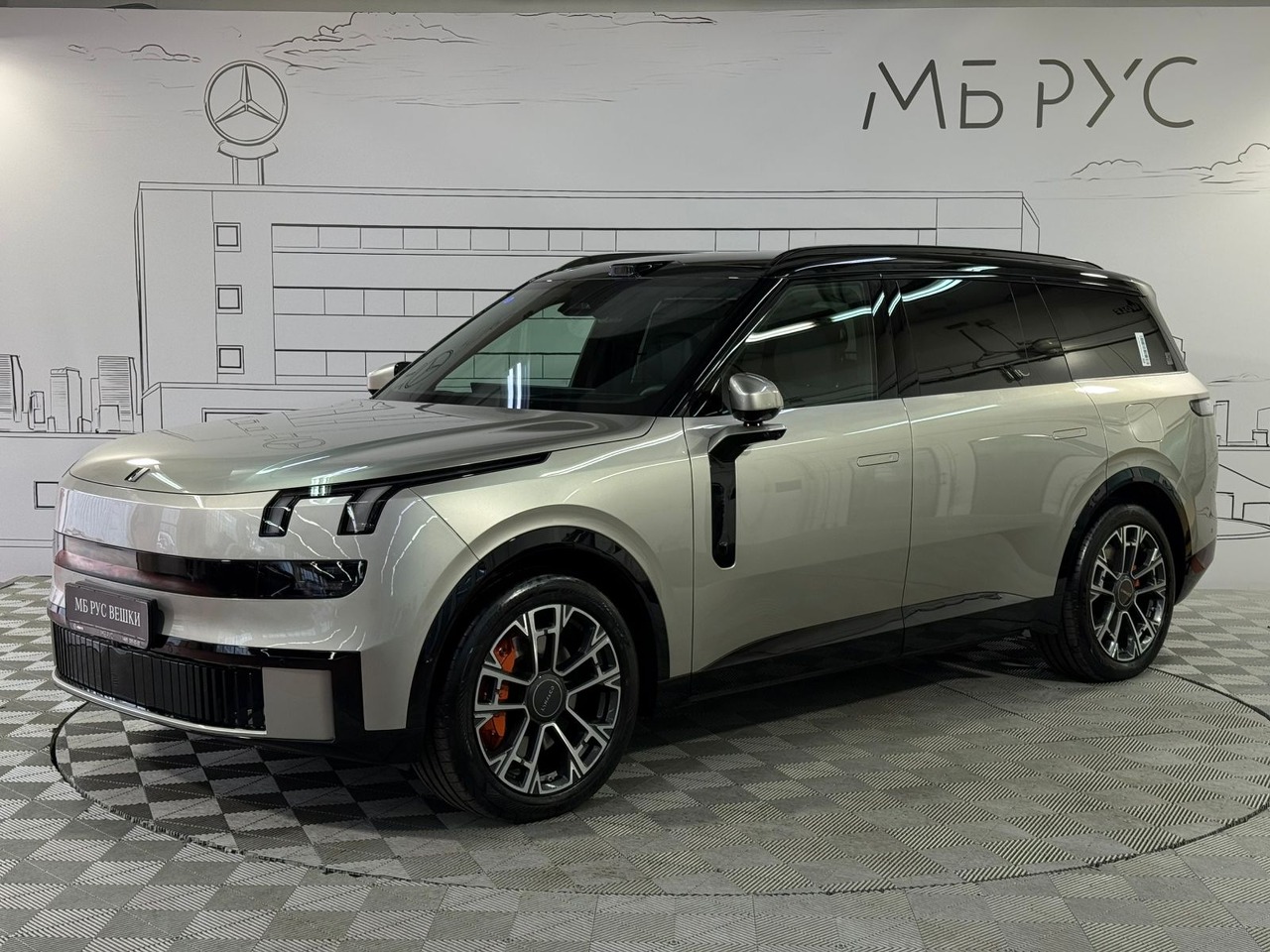 Автомобиль Lynk & Co 900 I поколение 2.0hyb AT 4WD (734 л.с.) Ultra Серый 2025 