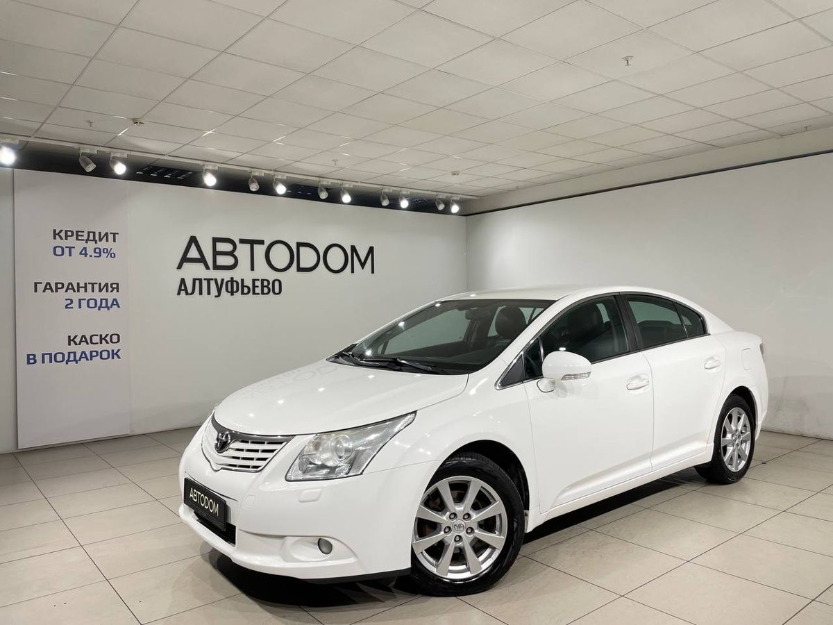 Автомобиль Toyota Avensis III поколение 1.8 MT (147 л.с.) Base Белый 2010 с пробегом 195 168 км