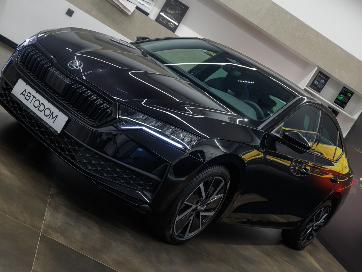 Skoda Octavia IV (A8) [рестайлинг] 2.0 AMT 4WD (204 л.с.) Sportline Чёрный 2025 с пробегом 32 км