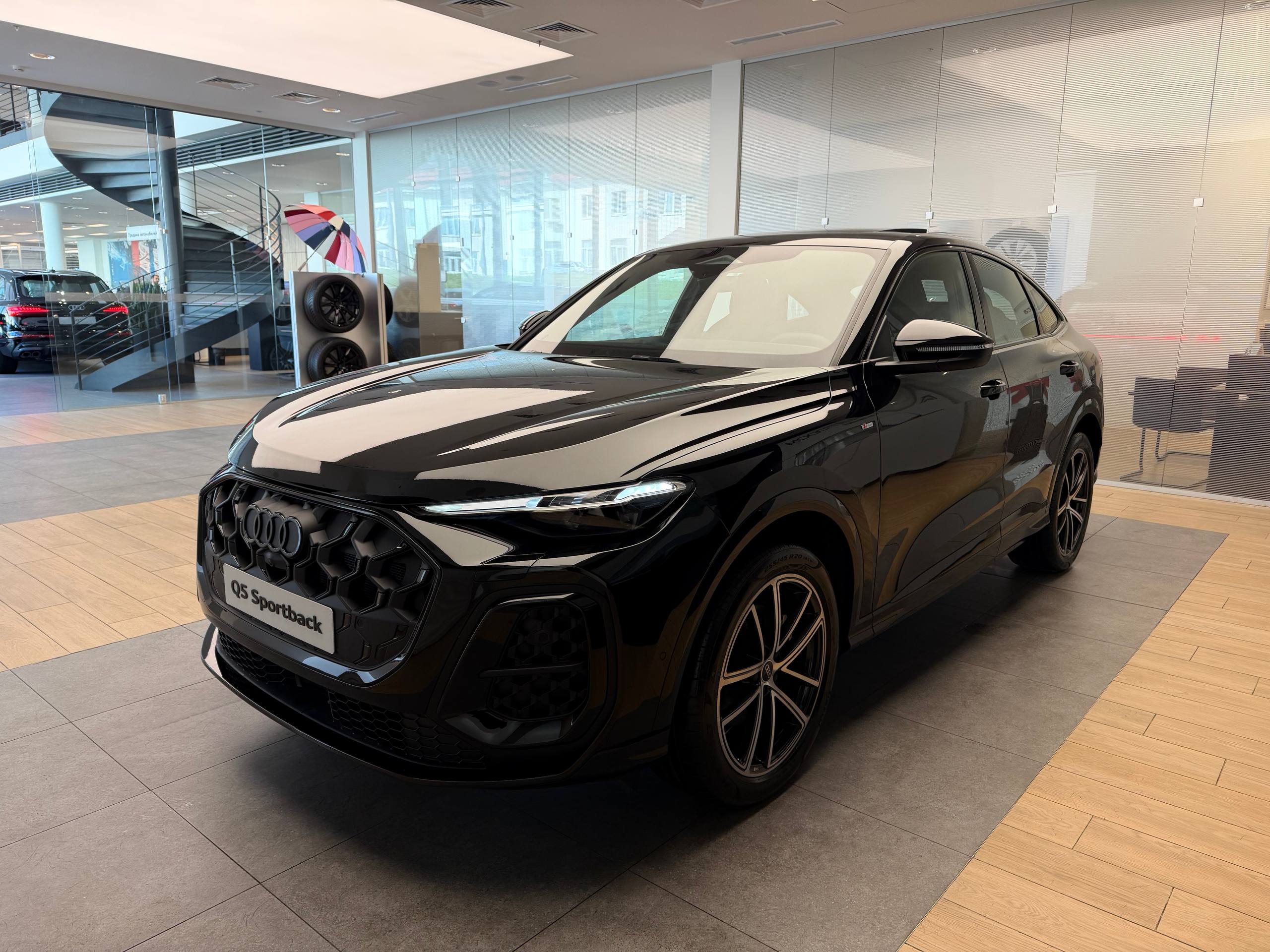 Audi Q5 Sportback II поколение 2.0 AMT 4WD (272 л.с.) TFSI quattro S tronic Чёрный 2025 