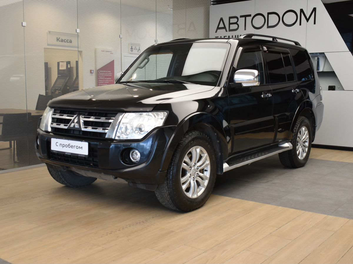 Автомобиль Mitsubishi Pajero IV поколение 3.2d AT 4WD (200 л.с.) Base Чёрный 2011 с пробегом 204 600 км