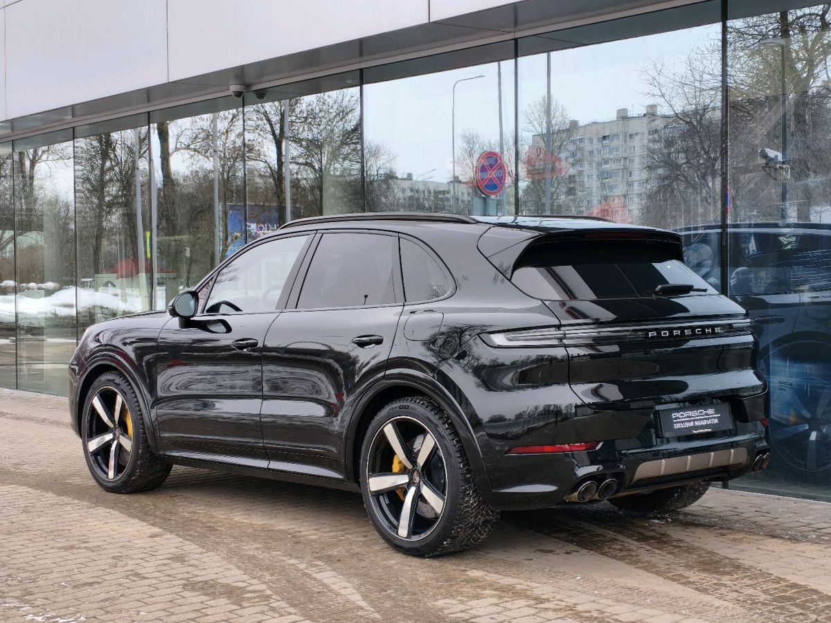 Автомобиль Porsche Cayenne III [рестайлинг] Turbo E-Hybrid 4.0hyb AT 4WD (739 л.с.) Turbo E-Hybrid Чёрный 2025 с пробегом 8 366 км