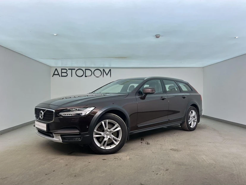 Volvo V90 Cross Country I поколение 2.0d AT 4WD (190 л.с.) Pro Коричневый 2017 с пробегом 302 688 км