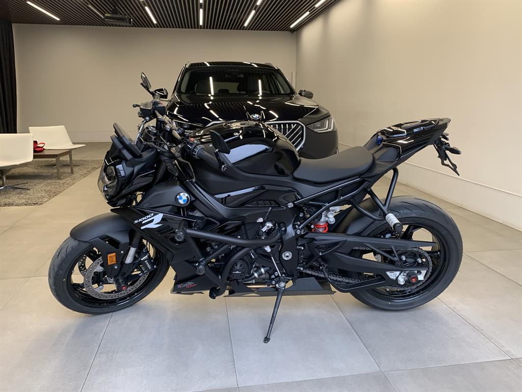 Мотоцикл BMW Motorrad S 1000 R III поколение S 1000 R Base Чёрный 2024 с пробегом 1 807 км