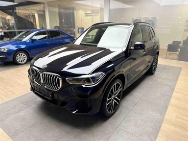 Автомобиль BMW X5 IV поколение (G05) 3.0 AT 4WD (340 л.с.) Base Черный 2022