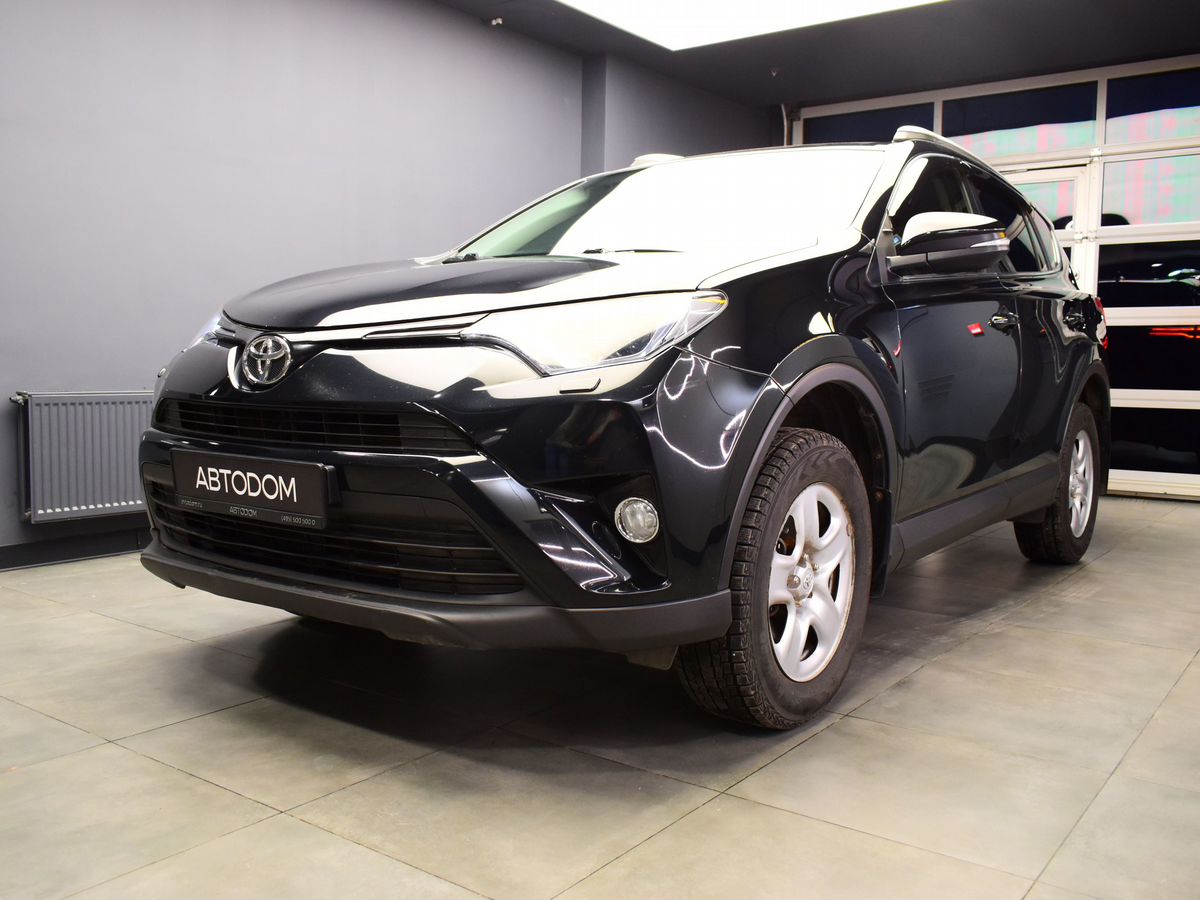Автомобиль Toyota RAV4 IV (XA40) [рестайлинг] 2.0 CVT (146 л.с.) Комфорт Чёрный 2016 с пробегом 102 000 км