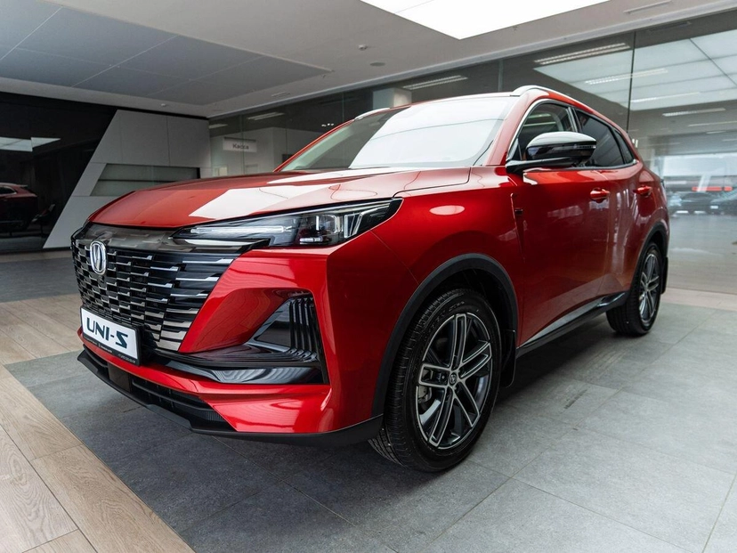 Автомобиль Changan UNI-S I поколение 1.5 AMT (181 л.с.) Tech+ Красный 2025