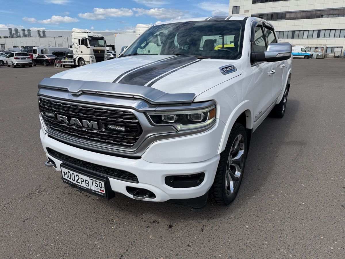 RAM 1500 V поколение 5.7 AT 4WD (395 л.с.) Limited (ПИ) Белый 2022 с пробегом 68 000 км