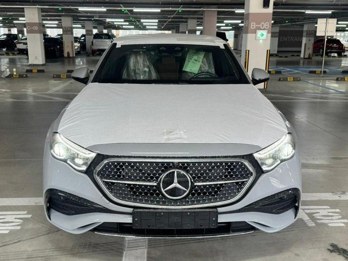 Автомобиль Mercedes-Benz E-Класс VI поколение (W214/S214) 2.0 AT 4Matic (258 л.с.) AMG Line Серый 2025 