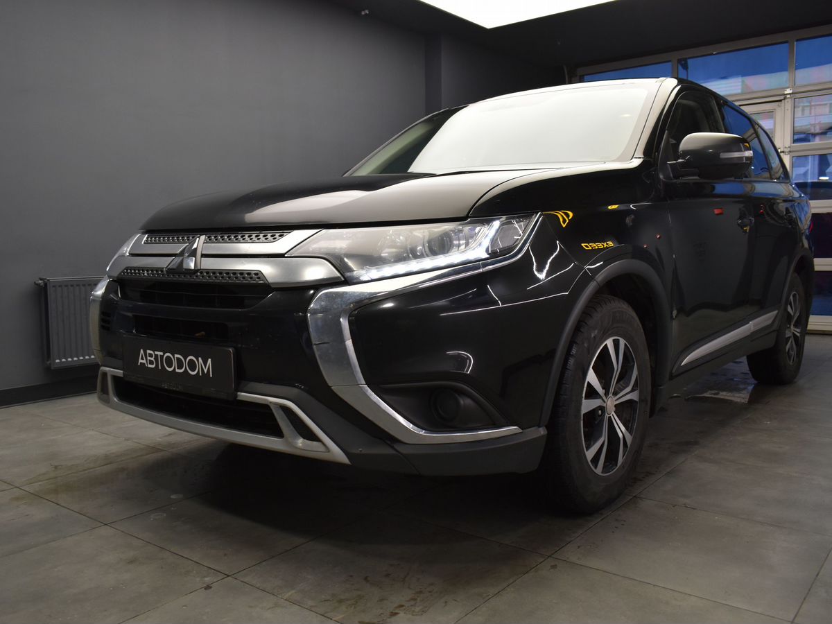 Автомобиль Mitsubishi Outlander III [3-й рестайлинг] 2.0 CVT 4WD (146 л.с.) Instyle (2018-2021) Чёрный 2019 с пробегом 128 056 км