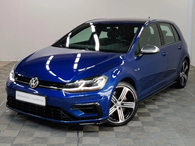 Автомобиль Volkswagen Golf R VII [рестайлинг] 2.0 AMT 4WD (300 л.с.) Base Синий 2019 с пробегом 50000 км
