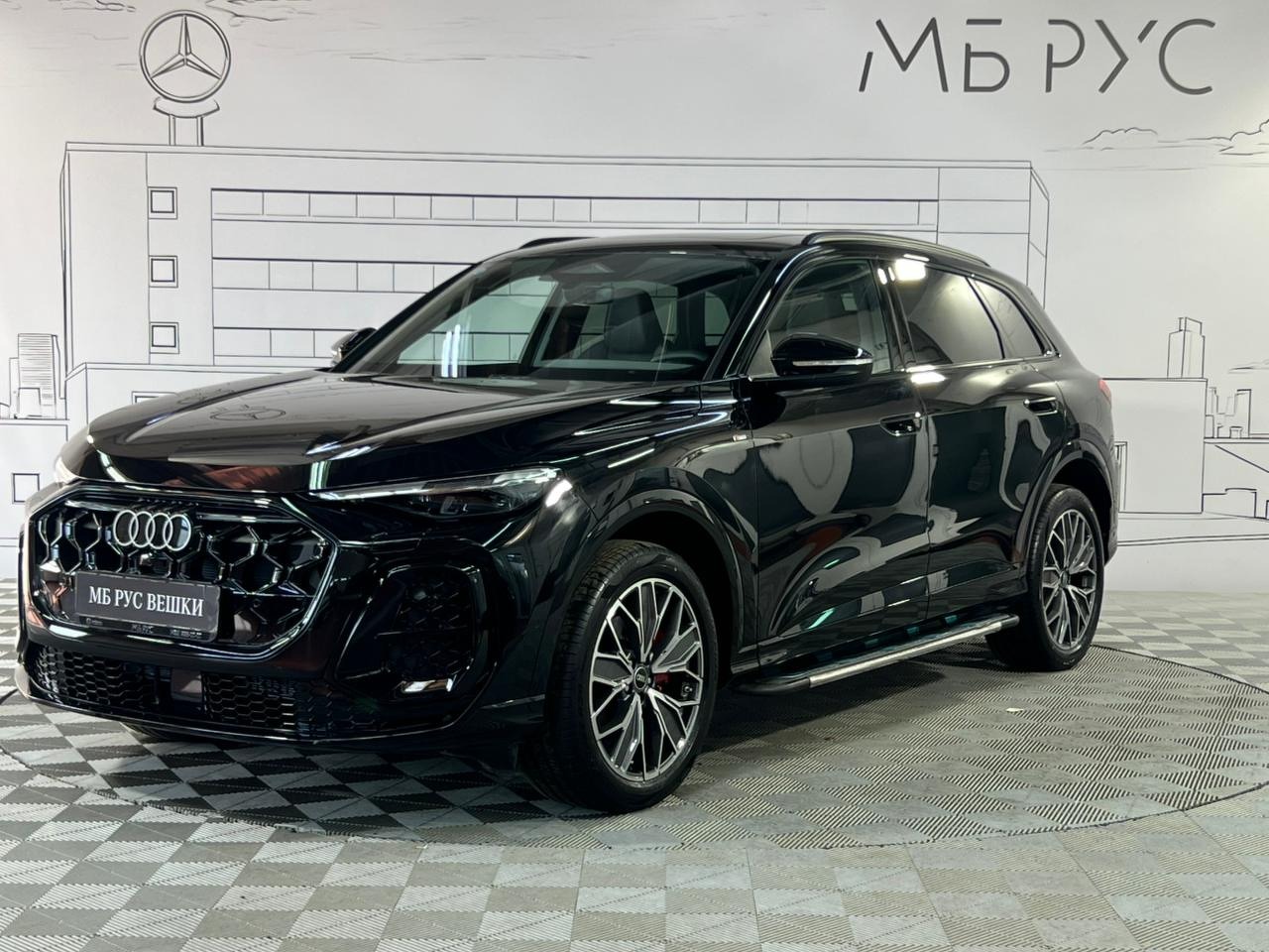 Автомобиль Audi Q5 II (FY) [рестайлинг] 2.0 AMT 4WD (204 л.с.) S-Line Чёрный 2025 