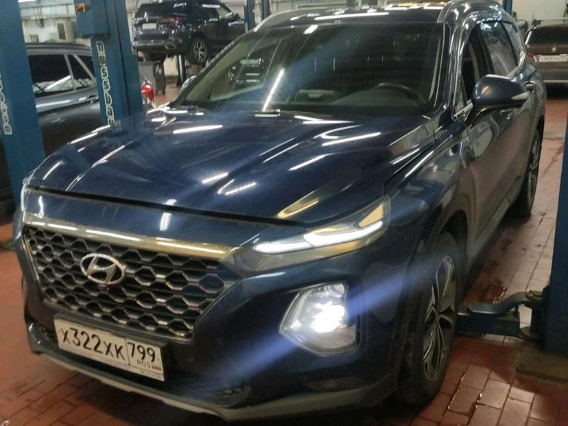 Автомобиль Hyundai Santa Fe IV поколение (TM) 2.2d AT 4WD (200 л.с.) High-Tech Синий 2019 с пробегом 60 676 км