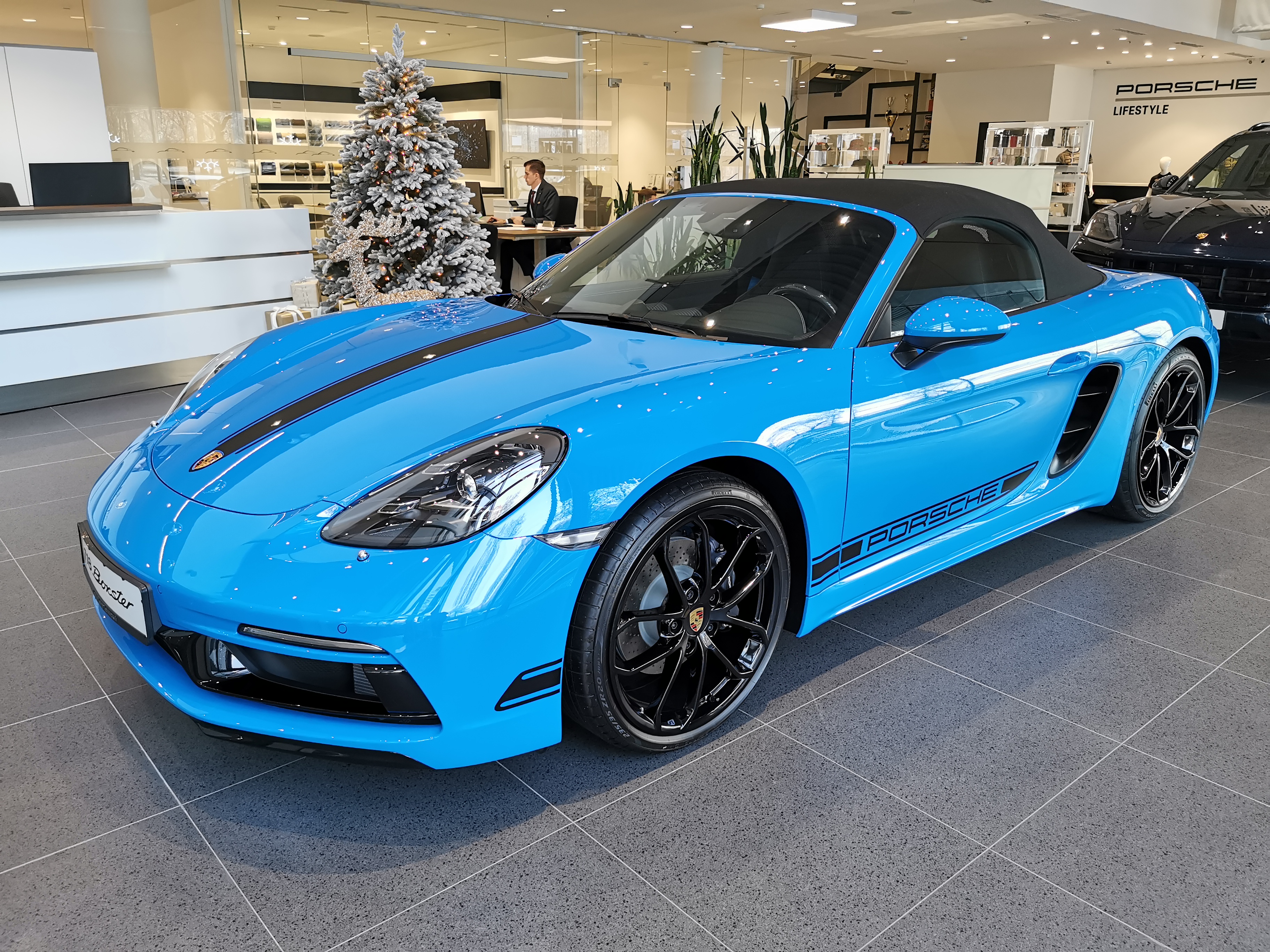 Автомобиль Porsche Boxster IV поколение (982) 2.0 AMT (300 л.с.) Style Edition Синий 2025 