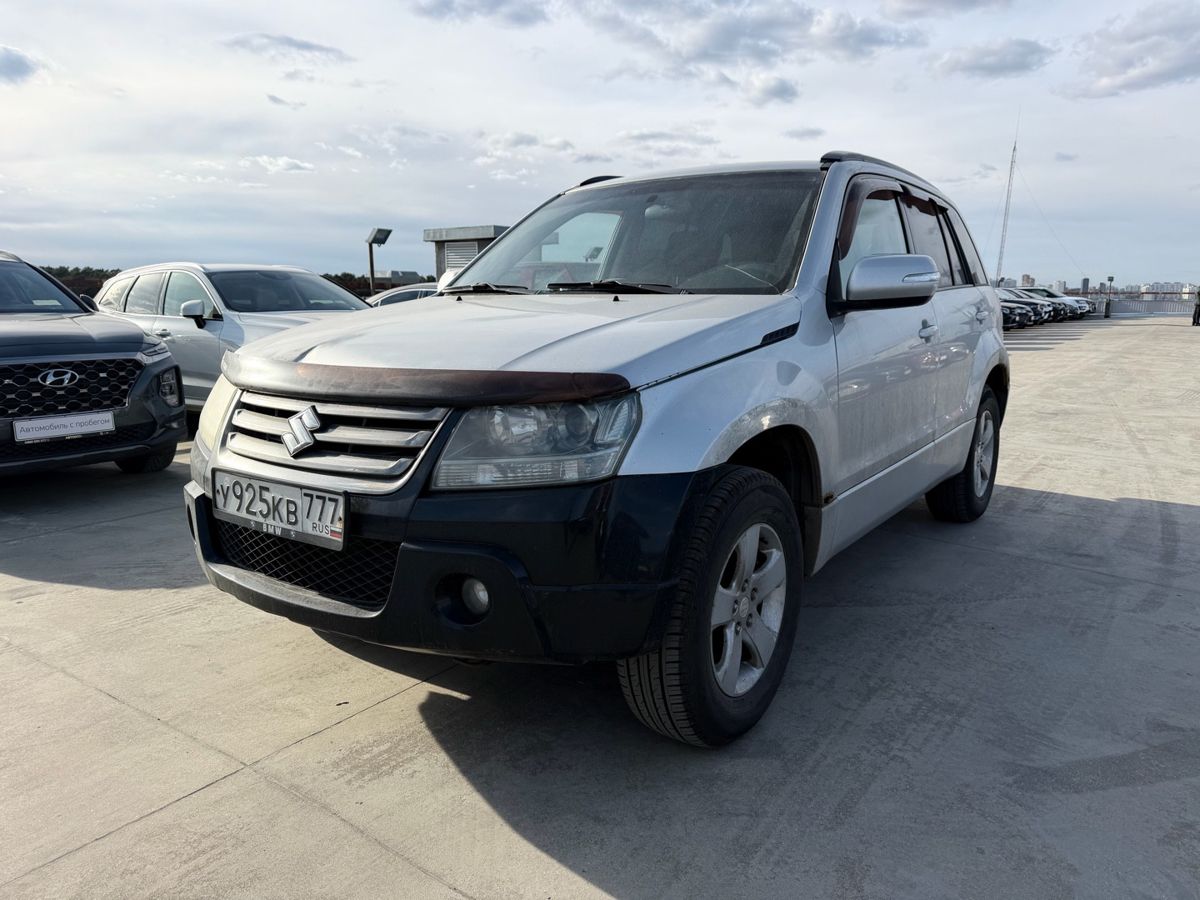 Suzuki Grand Vitara II (JT) [рестайлинг] 2.0 AT 4WD (140 л.с.) Base Серебристый 2010 с пробегом 205 000 км