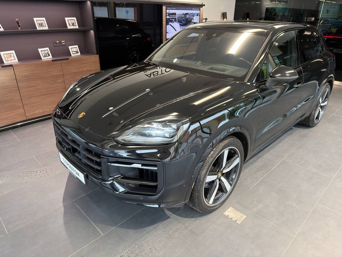 Porsche Cayenne III [рестайлинг] 3.0 AT 4WD (353 л.с.) Base Чёрный 2023 с пробегом 41 088 км