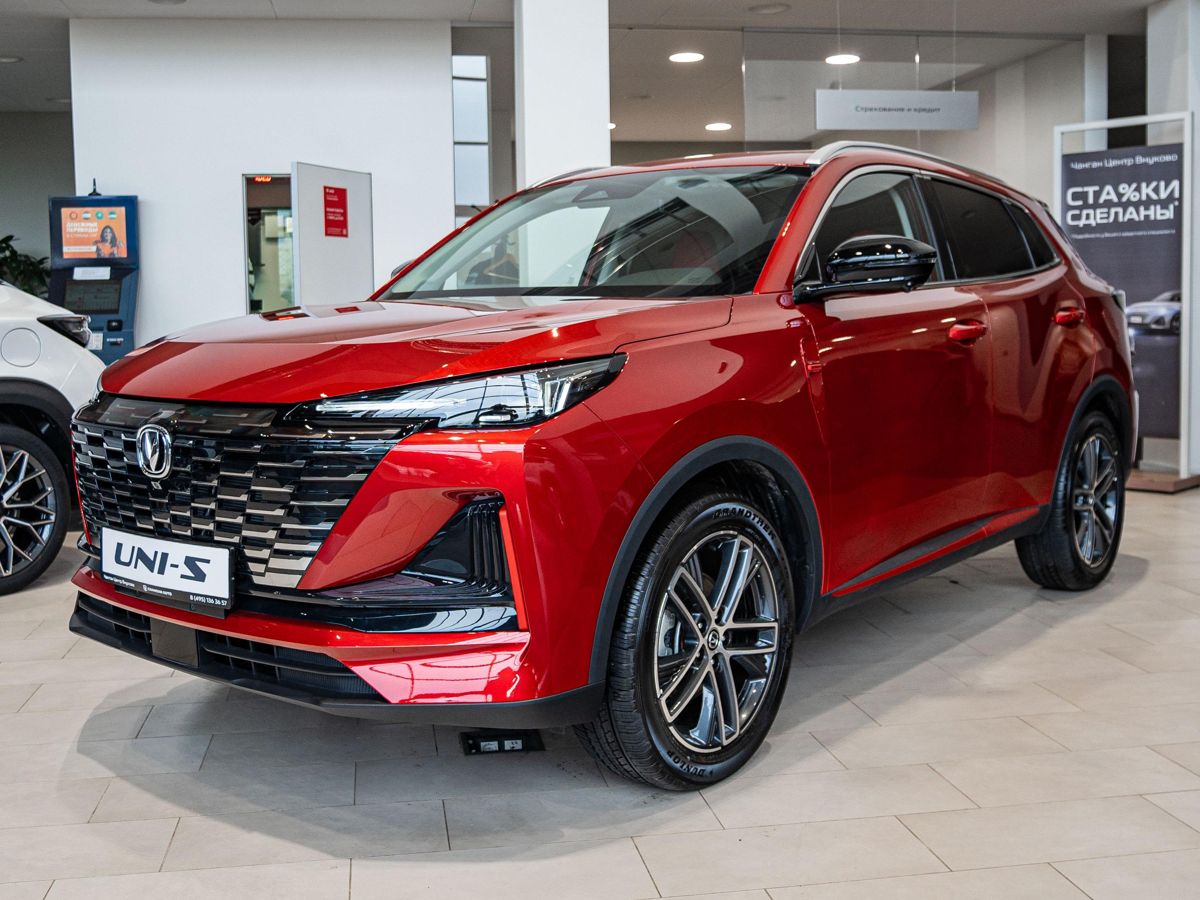 Автомобиль Changan UNI-S I поколение 1.5 AMT (181 л.с.) Tech Красный 2025 