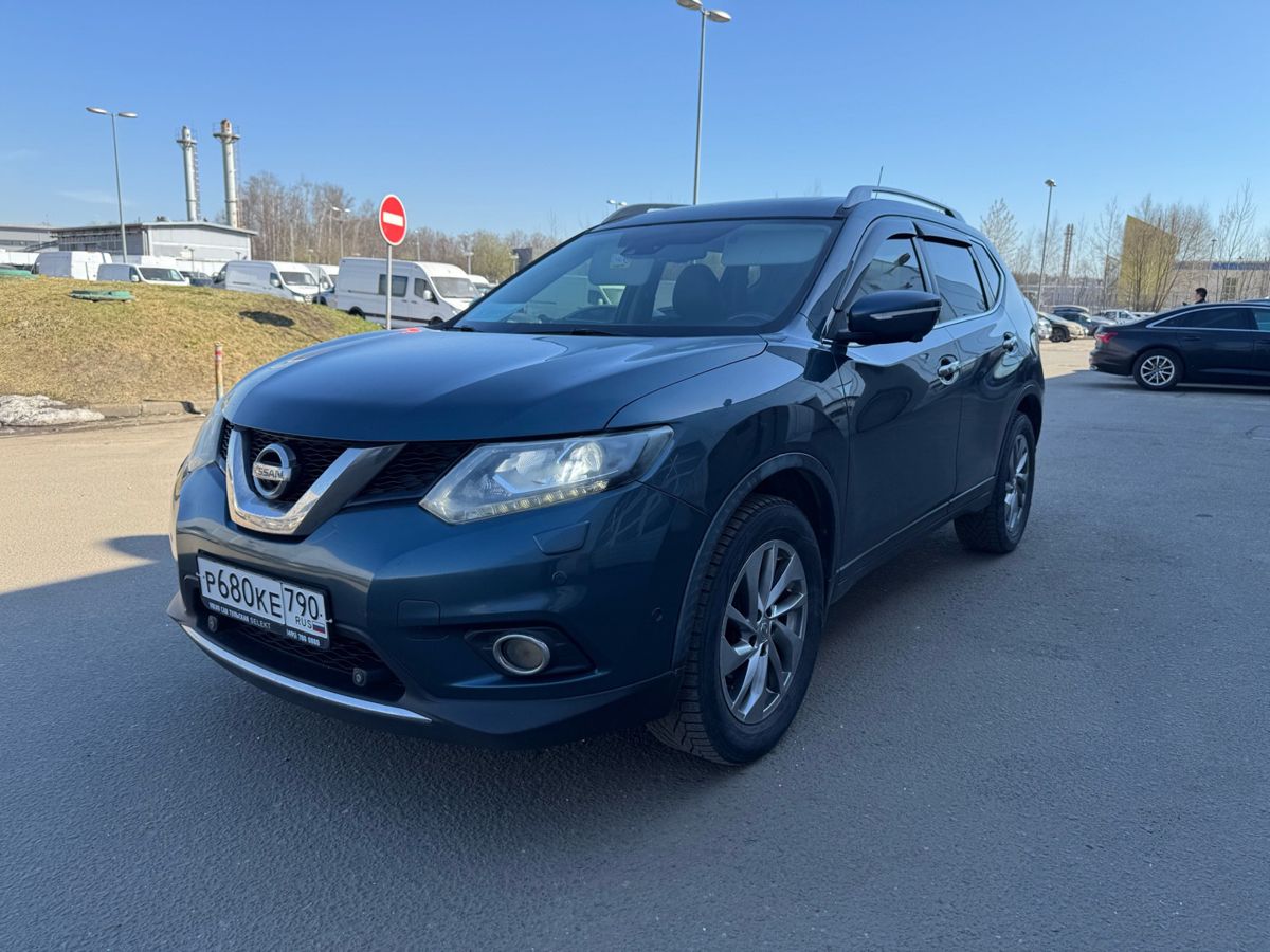 Автомобиль Nissan X-Trail III поколение (T32) 2.5 CVT 4WD (171 л.с.) LE Top Синий 2016 с пробегом 167 564 км