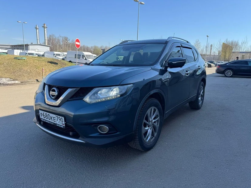 Автомобиль Nissan X-Trail III поколение (T32) 2.5 CVT 4WD (171 л.с.) LE Top Синий 2016 с пробегом 167 564 км