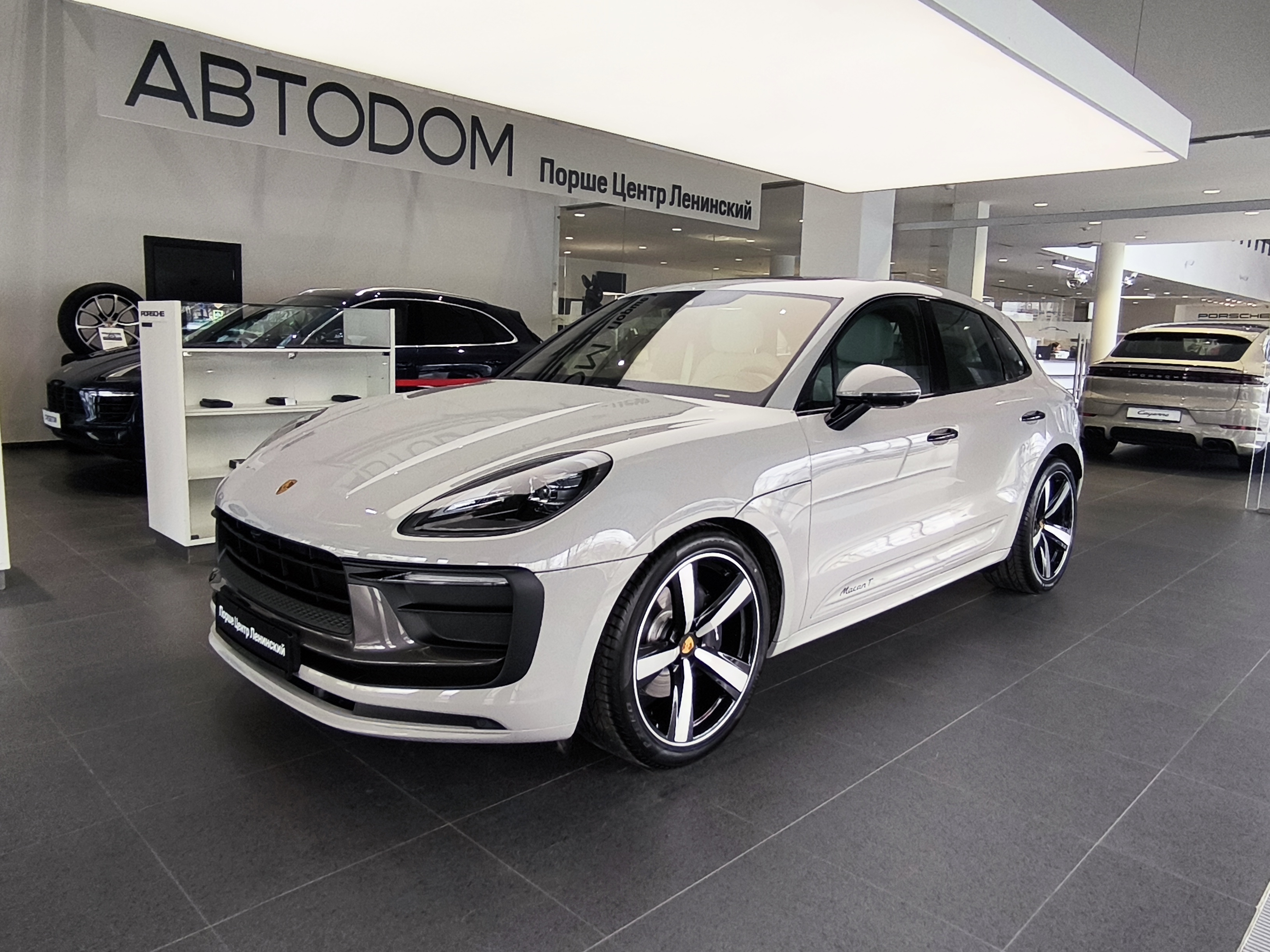 Porsche Macan I [2-й рестайлинг] 2.0 AMT 4WD (265 л.с.) T Серый 2026 