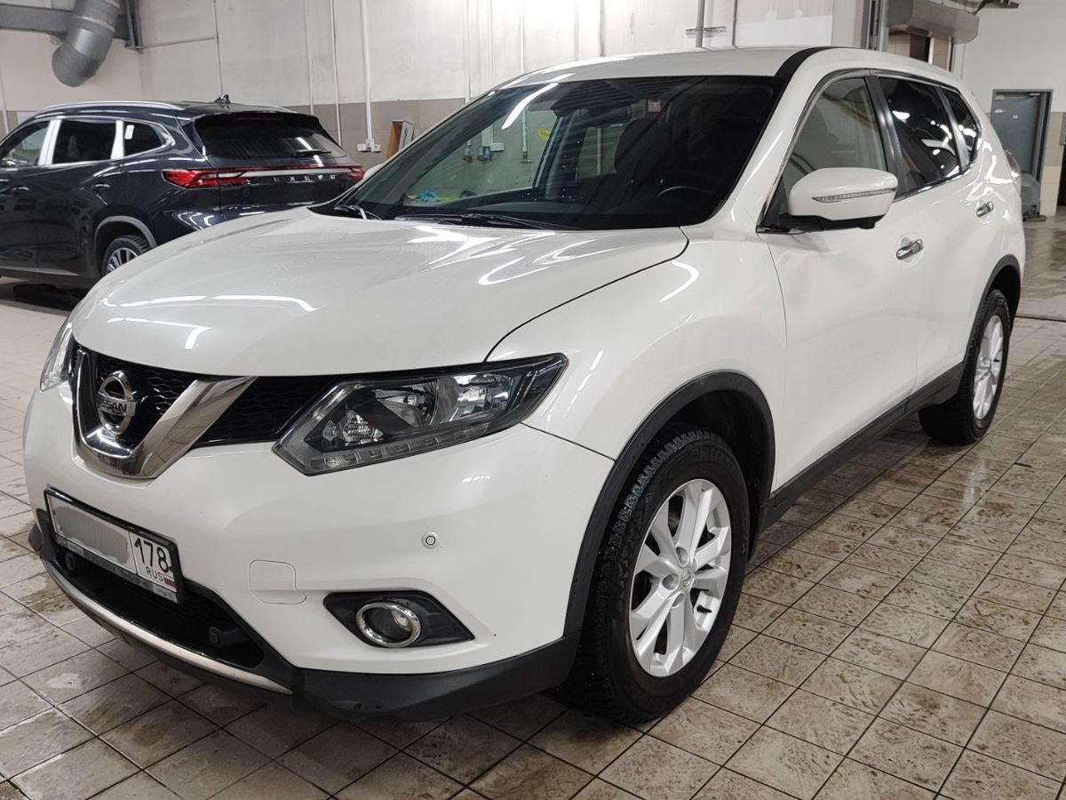 Автомобиль Nissan X-Trail III (T32) [рестайлинг] 2.0 CVT (144 л.с.) SE+ Белый 2017 с пробегом 144 262 км